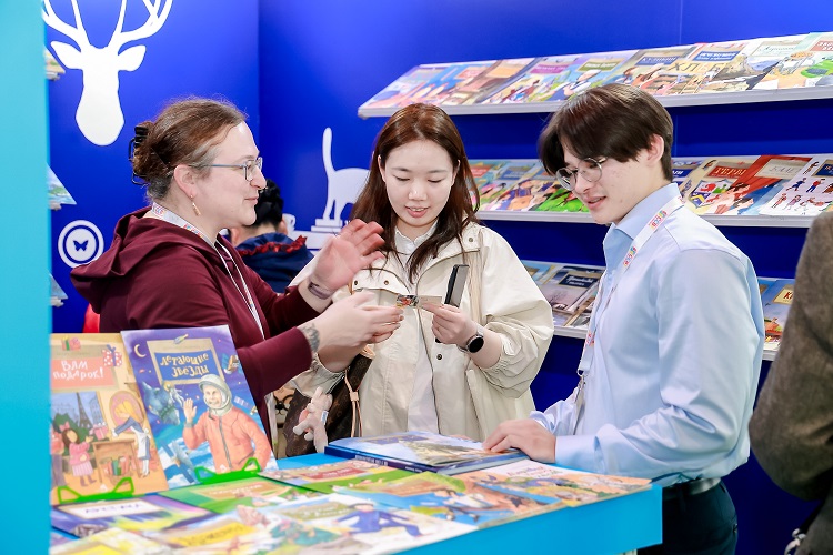 Российские издательства участвуют в Шанхайской международной детской книжной ярмарке 