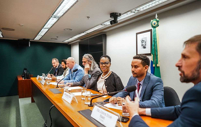 Китайский писатель Ма Боюн и российский писатель Алексей Варламов вошли в шорт-лист литературной премии БРИКС